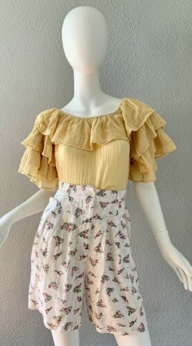 Vintage 80s 90s White Grunge Floral Pleated High Waist Baggy Shorts S/M - Fresh Stock Dated December 2025