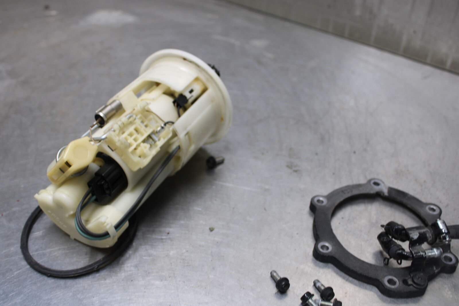 08-16 Yamaha R6 R6R Fuel Pump - Fresh Stock Dated February 2026