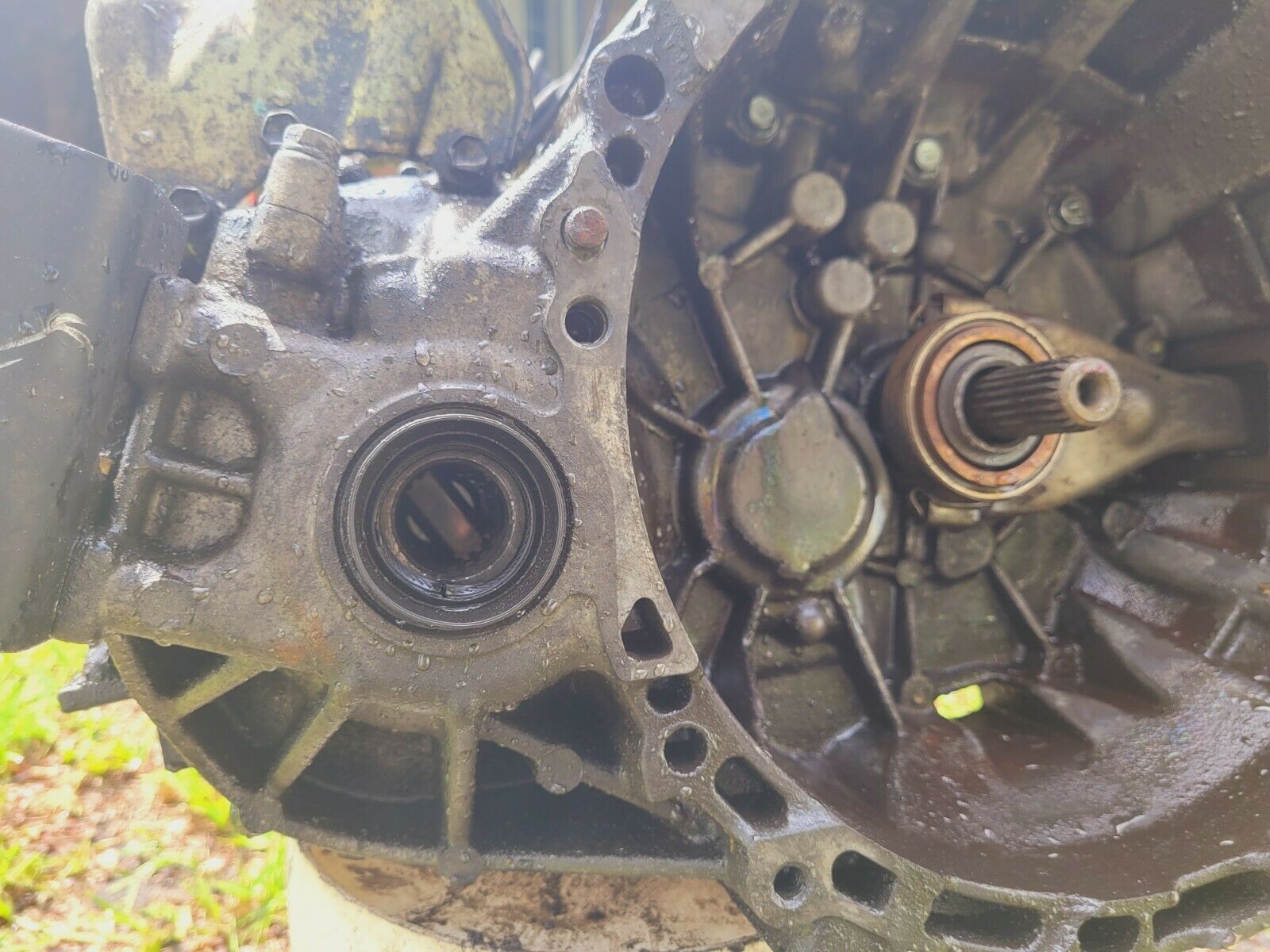 PONTIAC VIBE GT 1.8L 6SPD MANUAL TRANSMISSION corolla matrix 1zz - Fresh Stock Dated December 2025