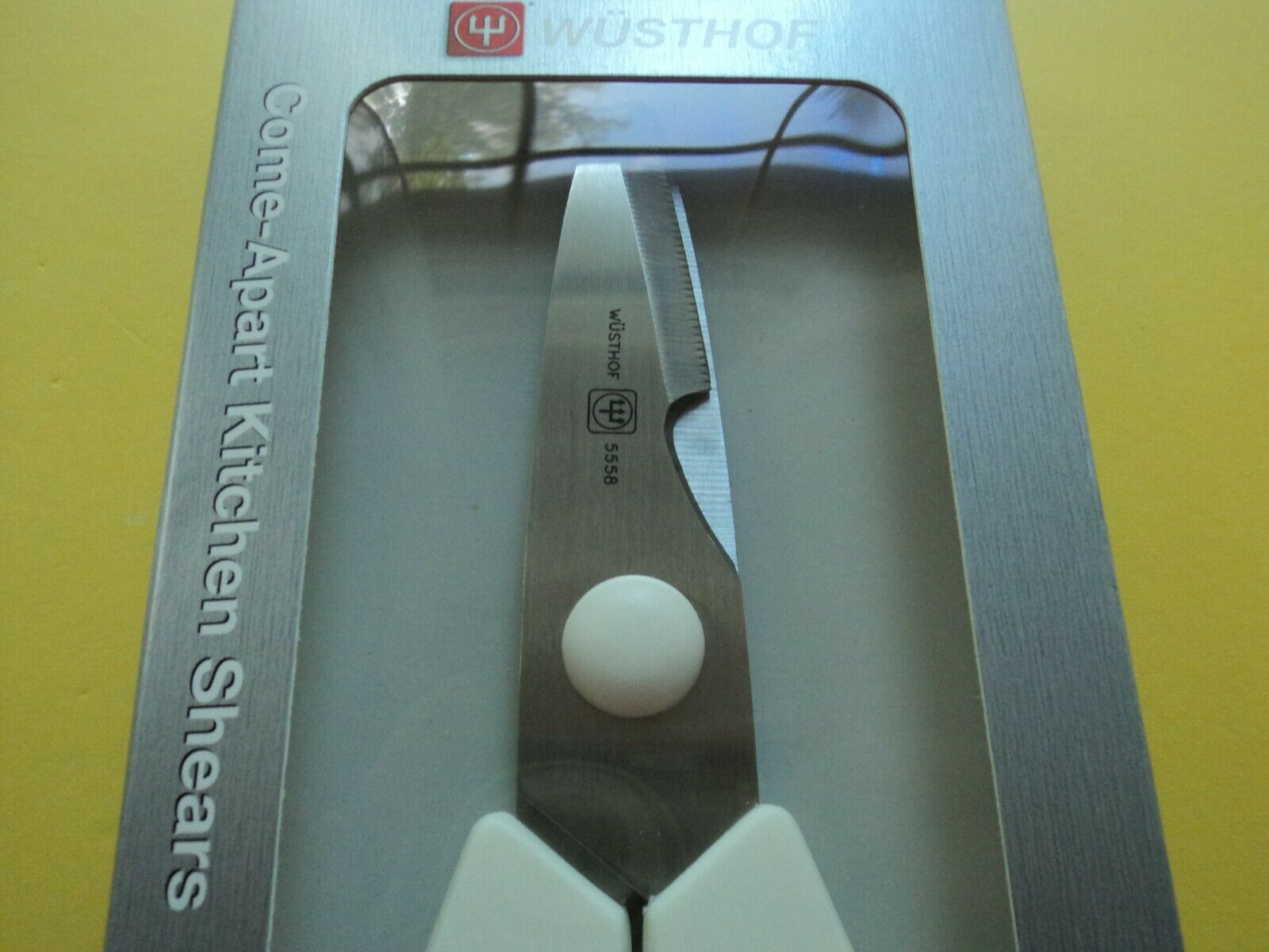wusthof kitchen shear white color  come apart # 5558 brand   new in box - Fresh Stock Dated December 2025