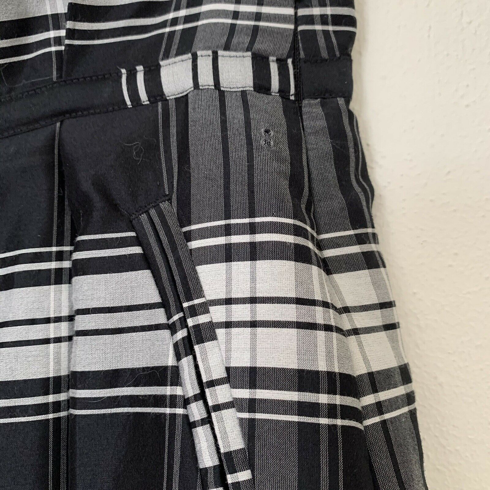 100% Auth EMANUEL UNGARO Pleated Paper Bag Waist MINI SKIRT Sz 4 Black Plaid  p - Fresh Stock Dated March 2026