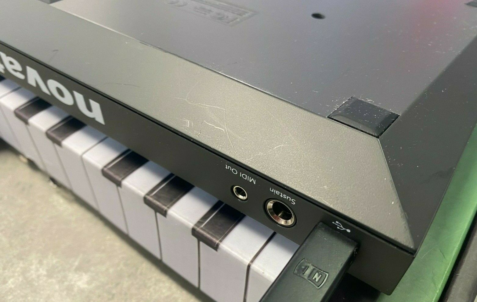 Novation Launchkey Mini Mk3 25 Mini-key Midi Keyboard Controller - Ships Fast - - Fresh Stock Dated December 2025