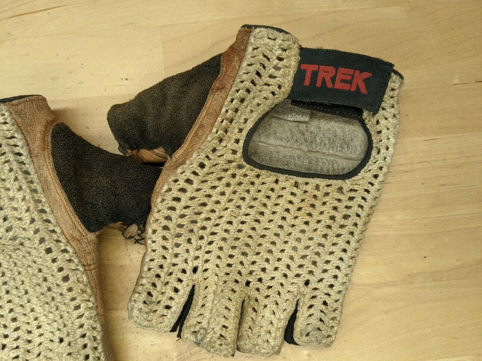 Vintage Trek knit back leather palm bicycle gloves sz XL P2 - Fresh Stock Dated December 2025