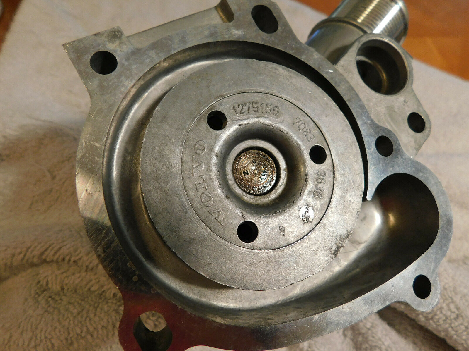 VOLVO PENTA 3547559 Water Pump BRAND NEW Genuine OE VOLVO VERY FAST SHIPPING!!! - Fresh Stock Dated February 2026