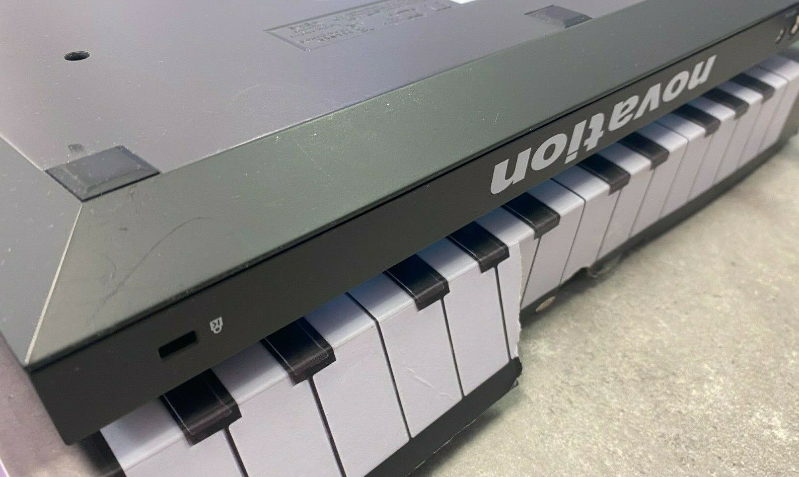 Novation Launchkey Mini Mk3 25 Mini-key Midi Keyboard Controller - Ships Fast - - Fresh Stock Dated December 2025