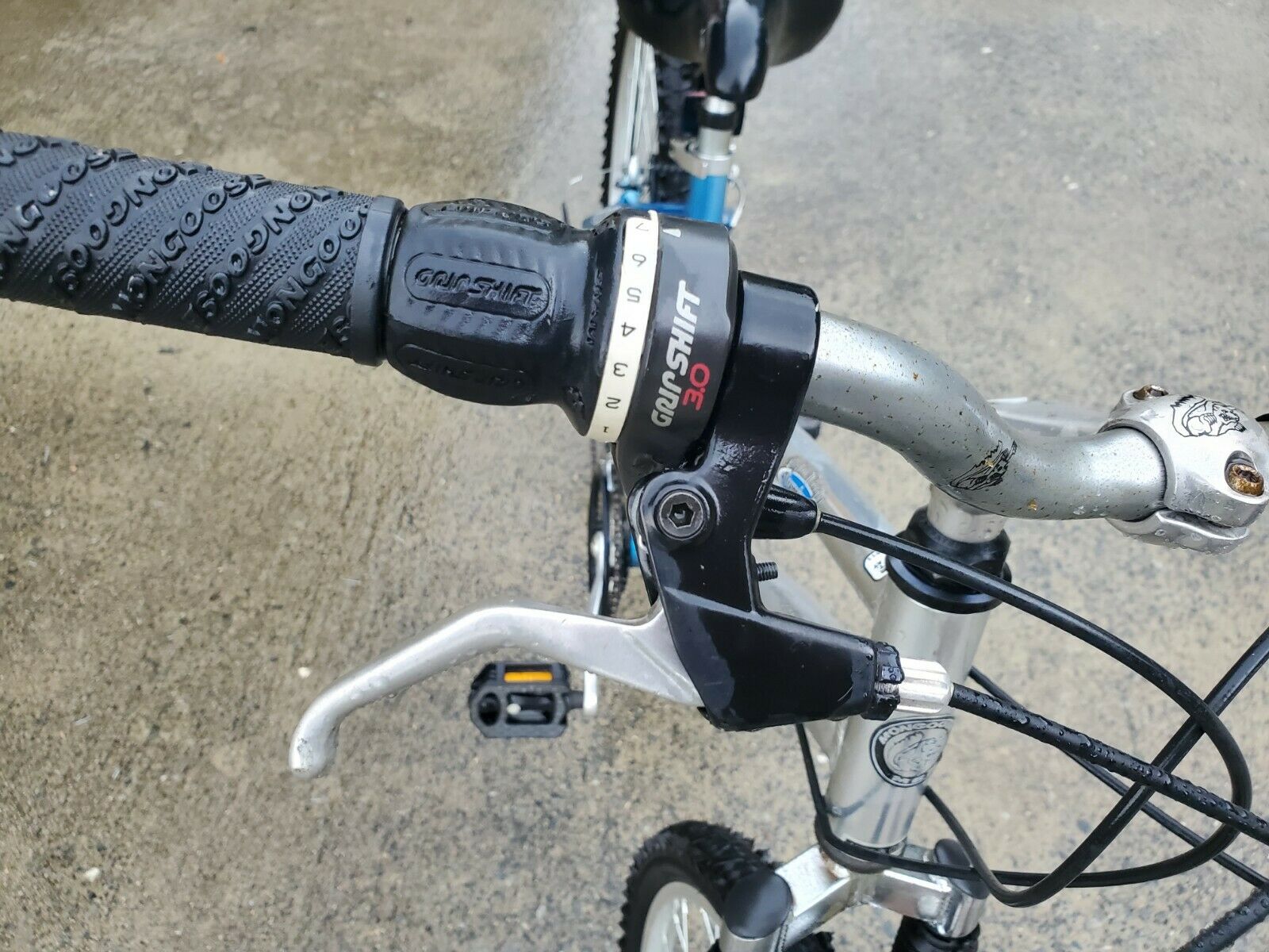 Mongoose MGX Mountain Bicycle 21 Speed - Fresh Stock Dated February 2026