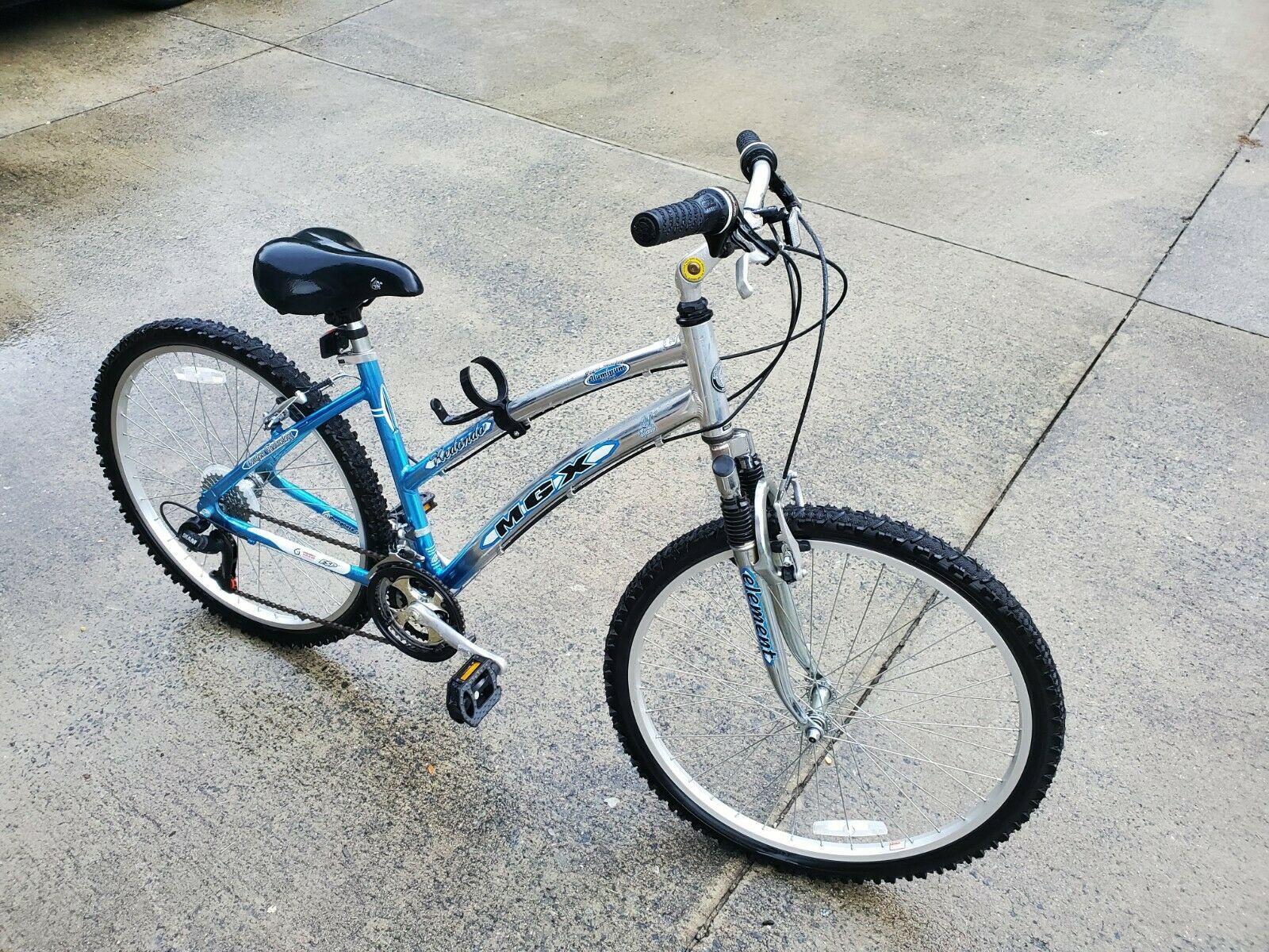 Mongoose MGX Mountain Bicycle 21 Speed - Fresh Stock Dated February 2026