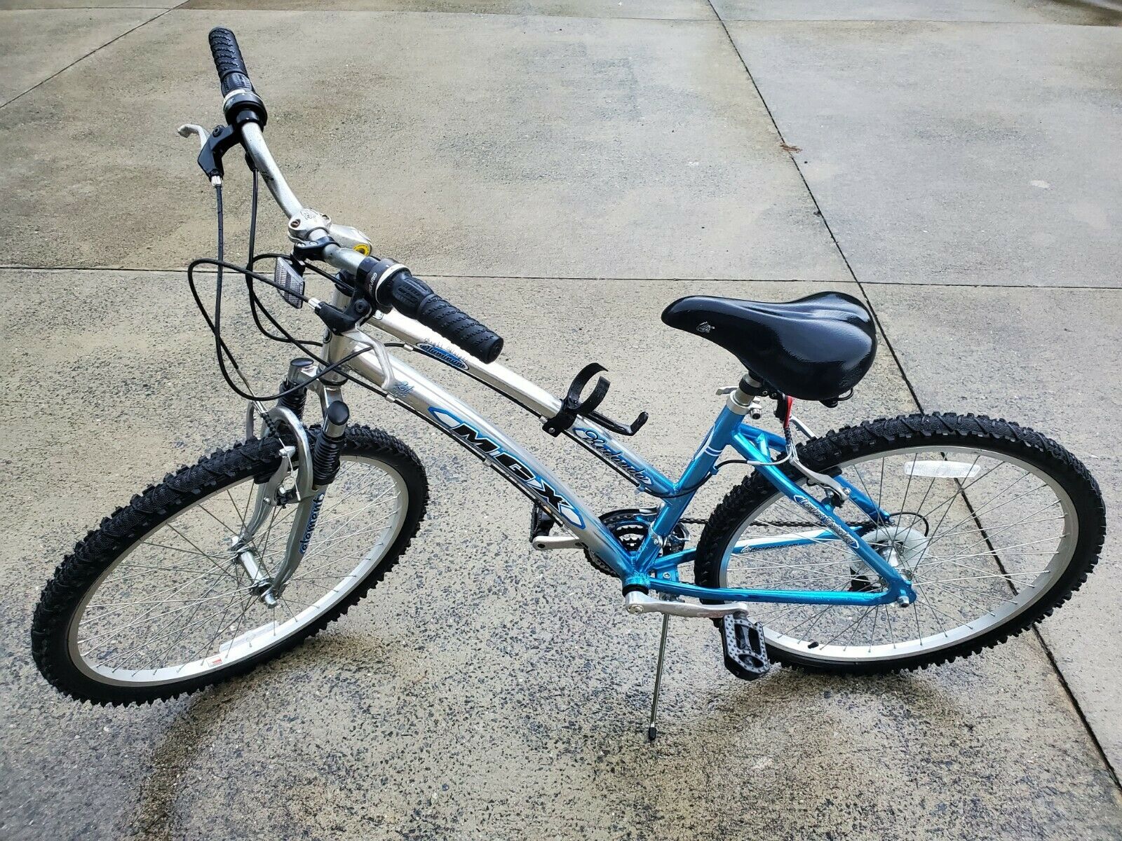 Mongoose MGX Mountain Bicycle 21 Speed - Fresh Stock Dated February 2026