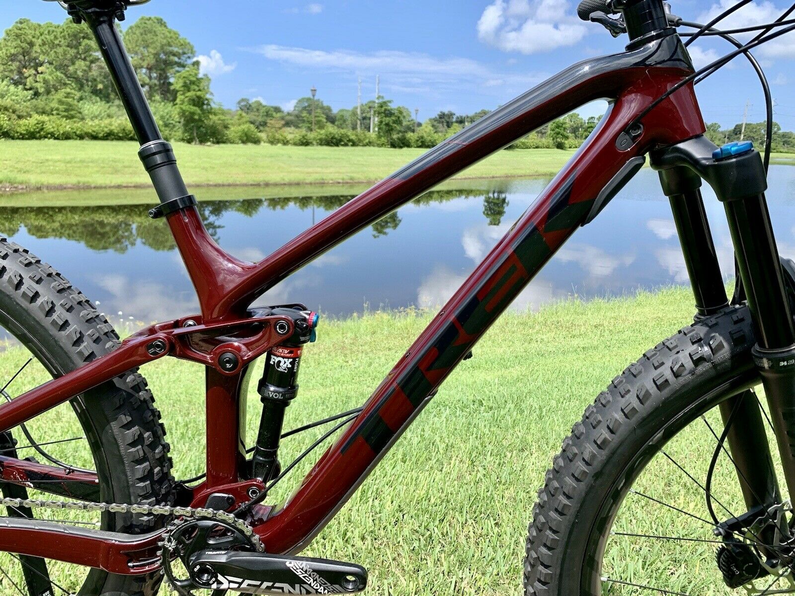 2019 Trek Fuel EX 9.8, 17.5”, 650b+/27.5” Upgraded Line Carbon 40 Wheels - Fresh Stock Dated February 2026