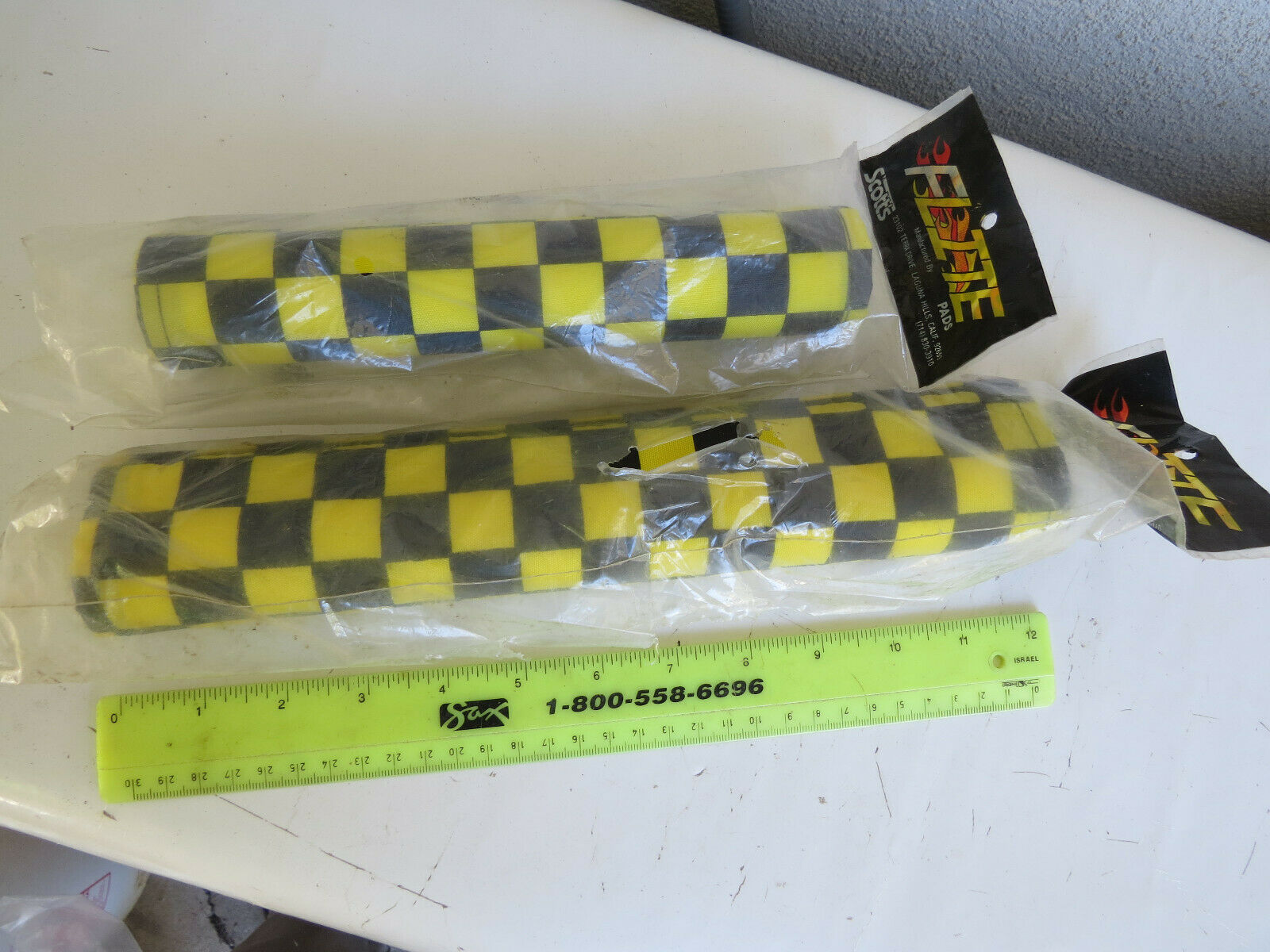 NOS VINTAGE REAL CHECKERED BAR PADS SCOTTS FLITE YELLOW BLACK BMX  FREESTYLE - Fresh Stock Dated December 2025
