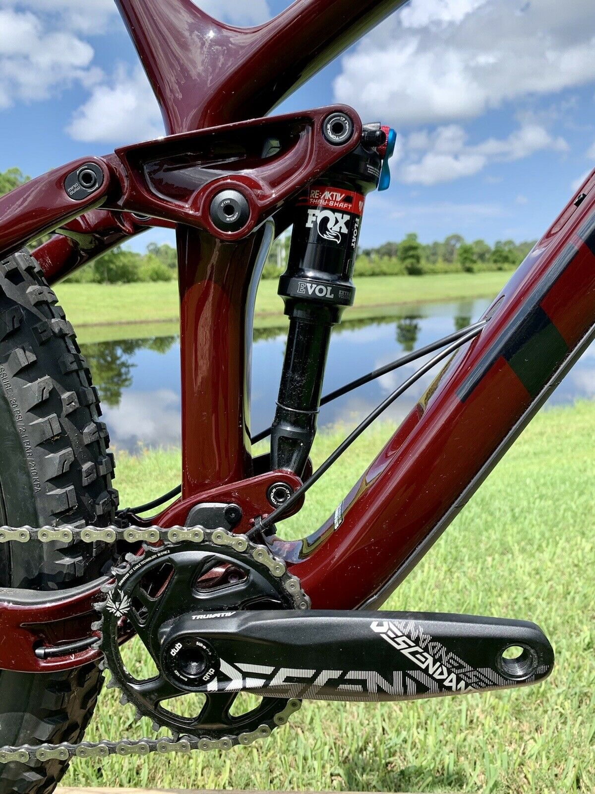 2019 Trek Fuel EX 9.8, 17.5”, 650b+/27.5” Upgraded Line Carbon 40 Wheels - Fresh Stock Dated February 2026