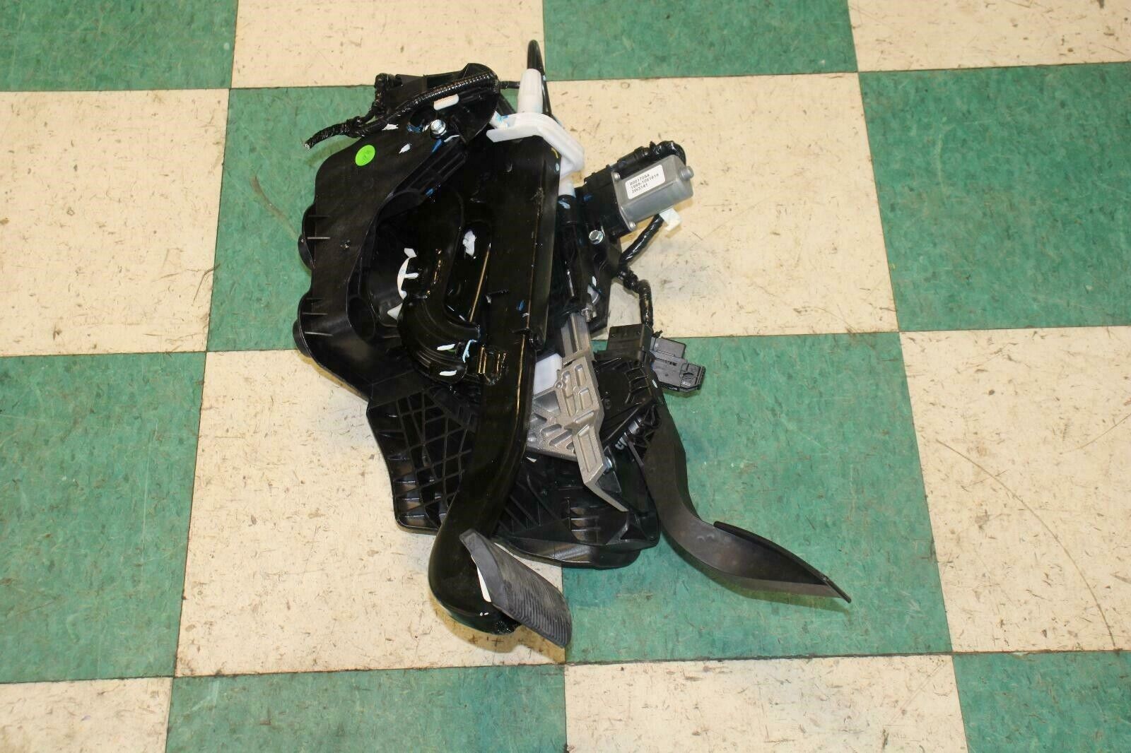 2019-2020 RAM 1500 OEM Power Adjustable Throttle Gas Brake Pedal Assembly Pedals - Fresh Stock Dated February 2026