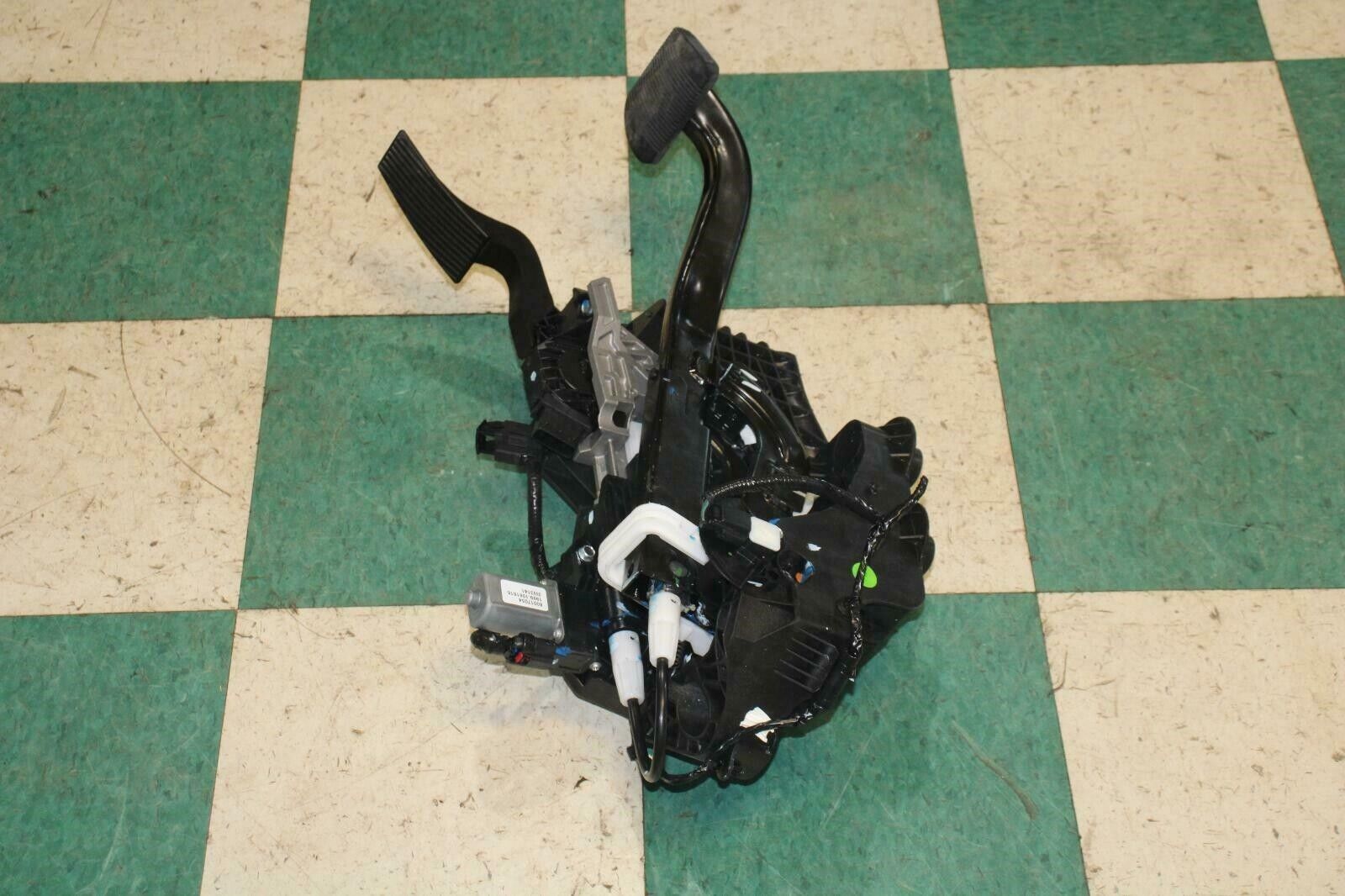 2019-2020 RAM 1500 OEM Power Adjustable Throttle Gas Brake Pedal Assembly Pedals - Fresh Stock Dated February 2026