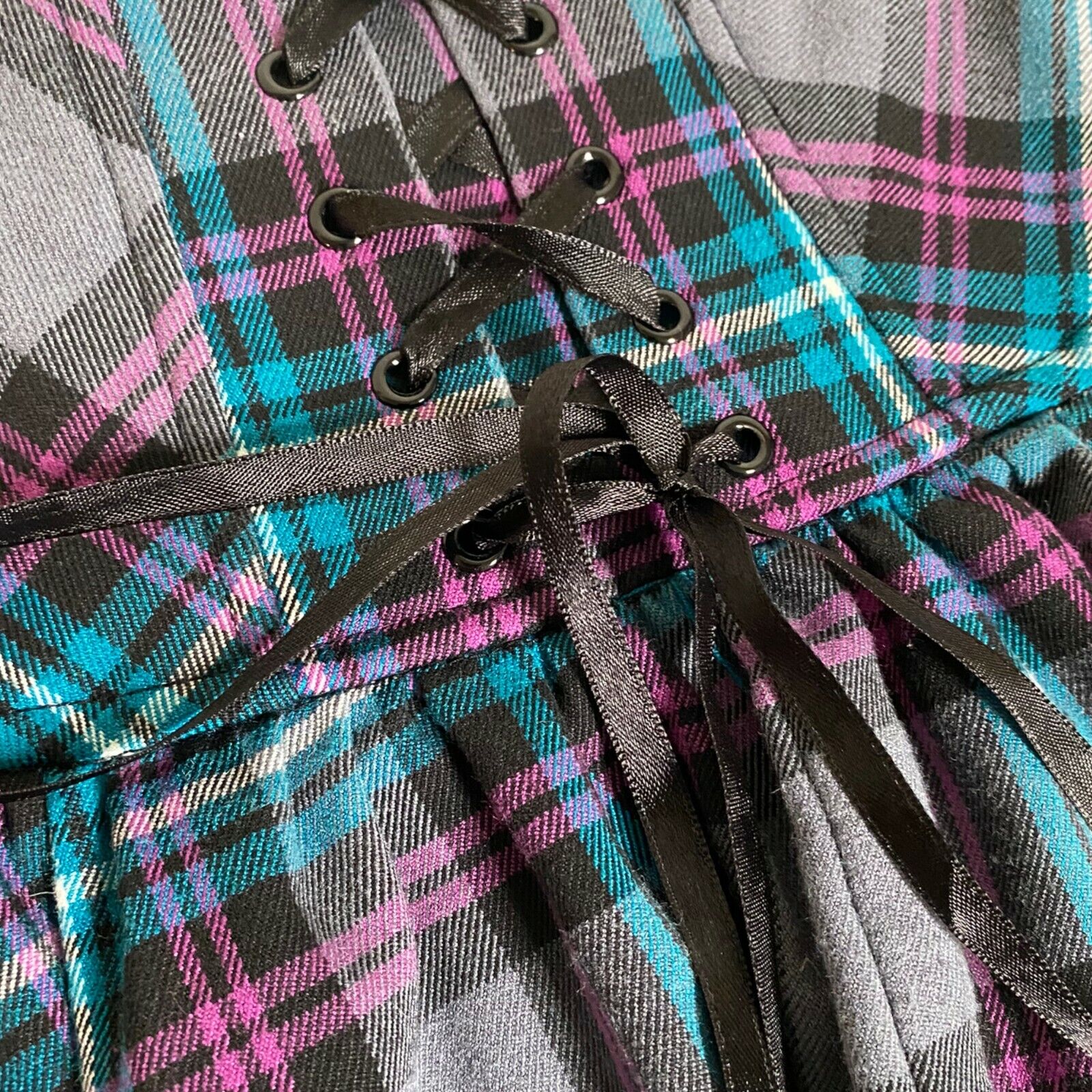 Vintage Y2K 2000s CANDIES Purple Plaid Pleated Mini Skirt Lace Up Back W:27