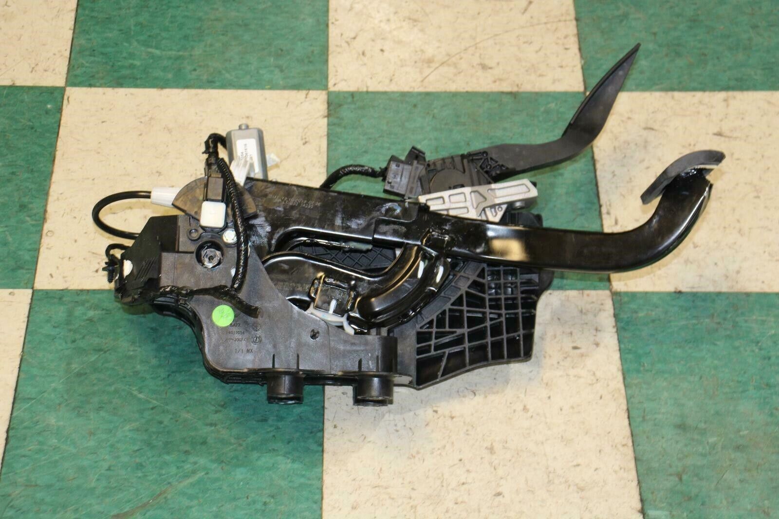 2019-2020 RAM 1500 OEM Power Adjustable Throttle Gas Brake Pedal Assembly Pedals - Fresh Stock Dated February 2026