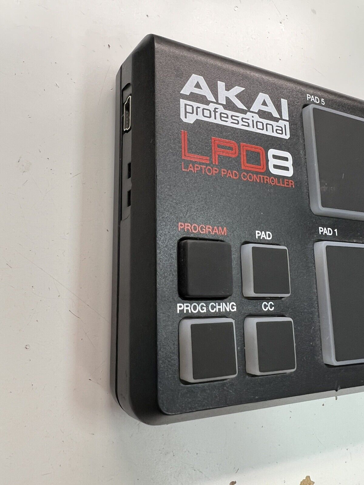 AKAI Professional LPD8 Portable USB-powered MIDI Controller - Fresh Stock Dated February 2026