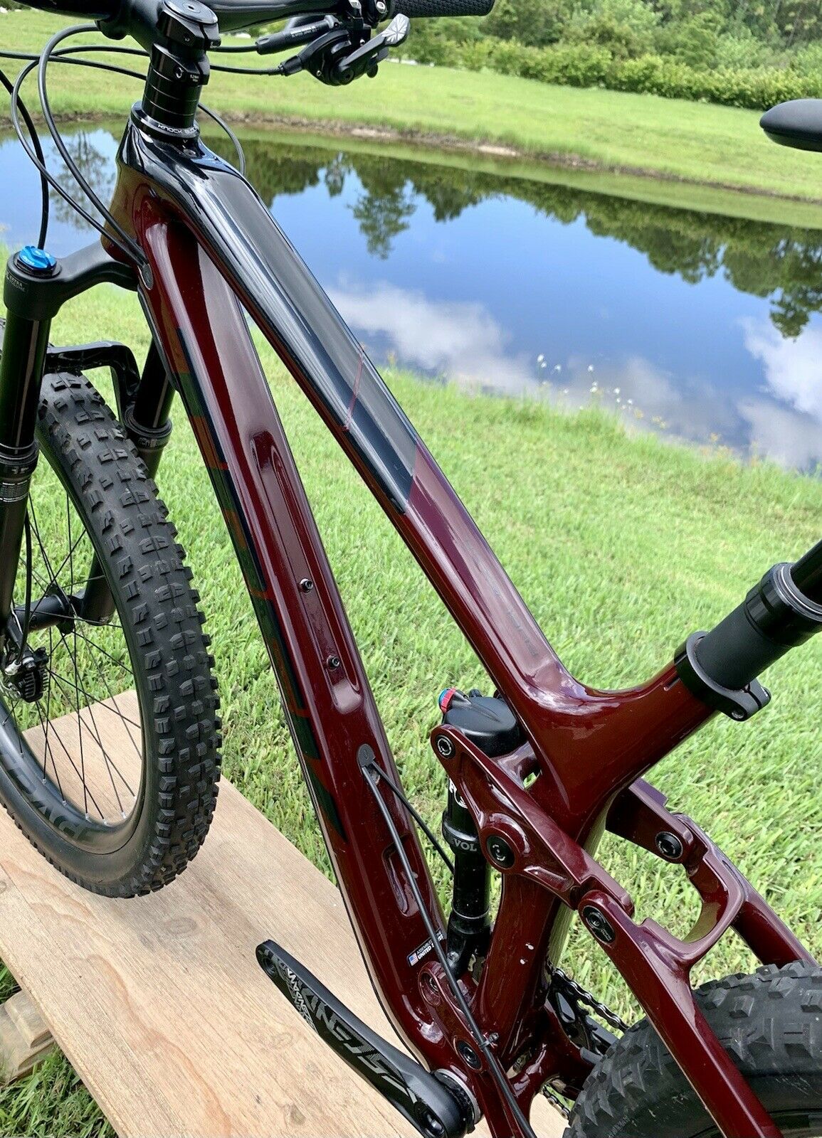 2019 Trek Fuel EX 9.8, 17.5”, 650b+/27.5” Upgraded Line Carbon 40 Wheels - Fresh Stock Dated February 2026