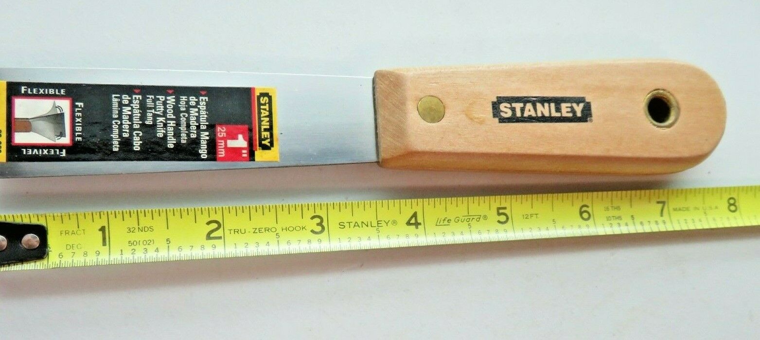 STANLEY Wood Handle Putty Knife 1