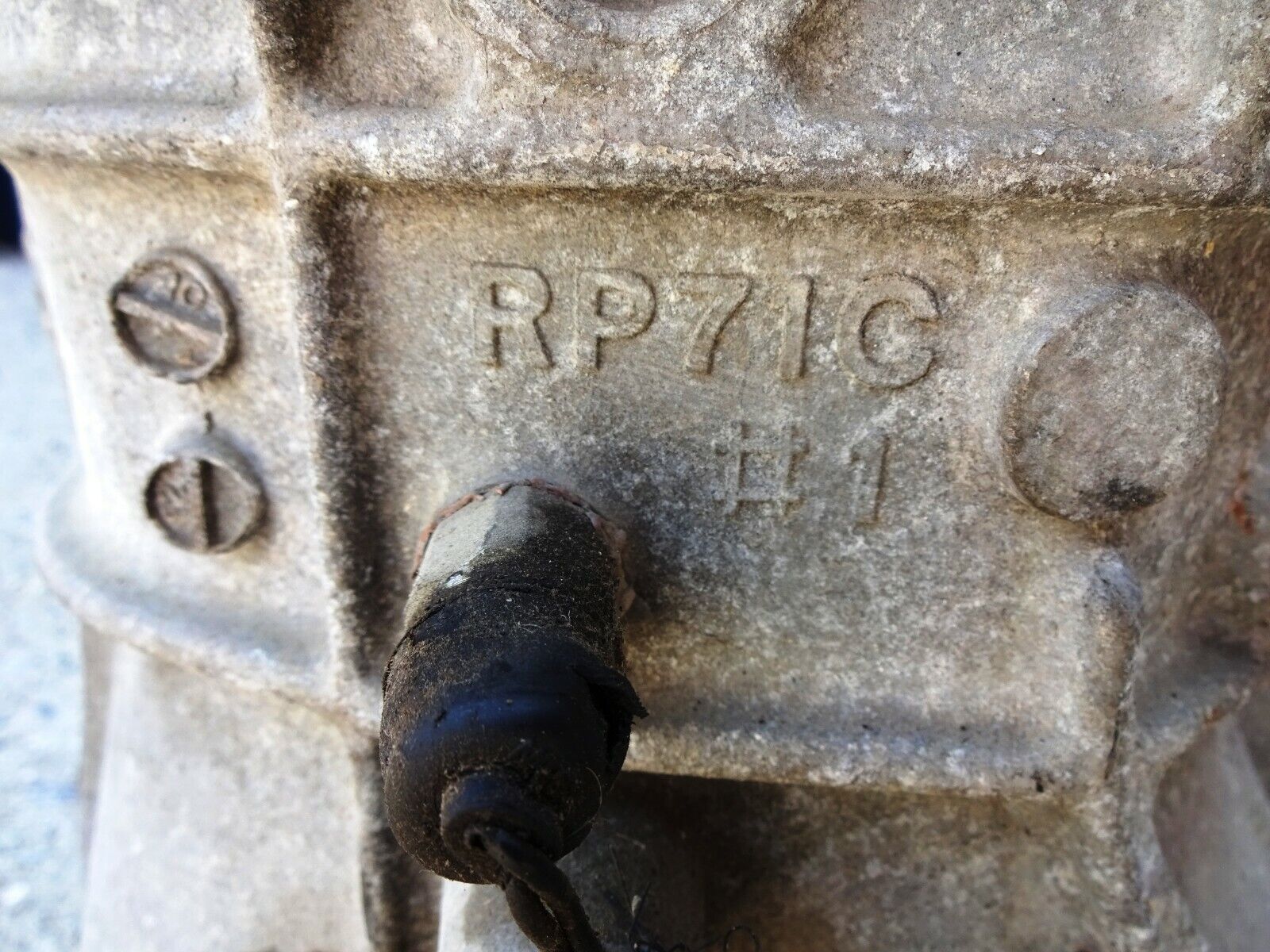 GEARBOX TRANSMISSION 5 SP FLOOR DATSUN NISSAN 1985 99 RD28 SOHC 2,8cc 6 CYL 12V - Fresh Stock Dated February 2026