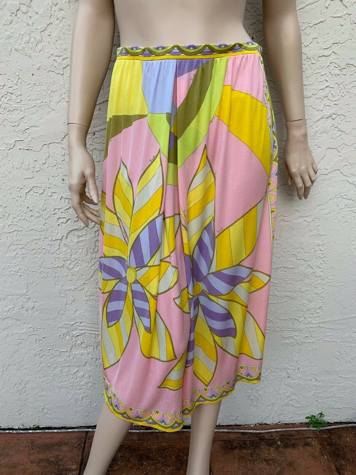 VINTAGE EMILIO PUCCI GORGEOUS MULTI COLORED SILK JERSEY SIGNED SKIRT - Fresh Stock Dated February 2026