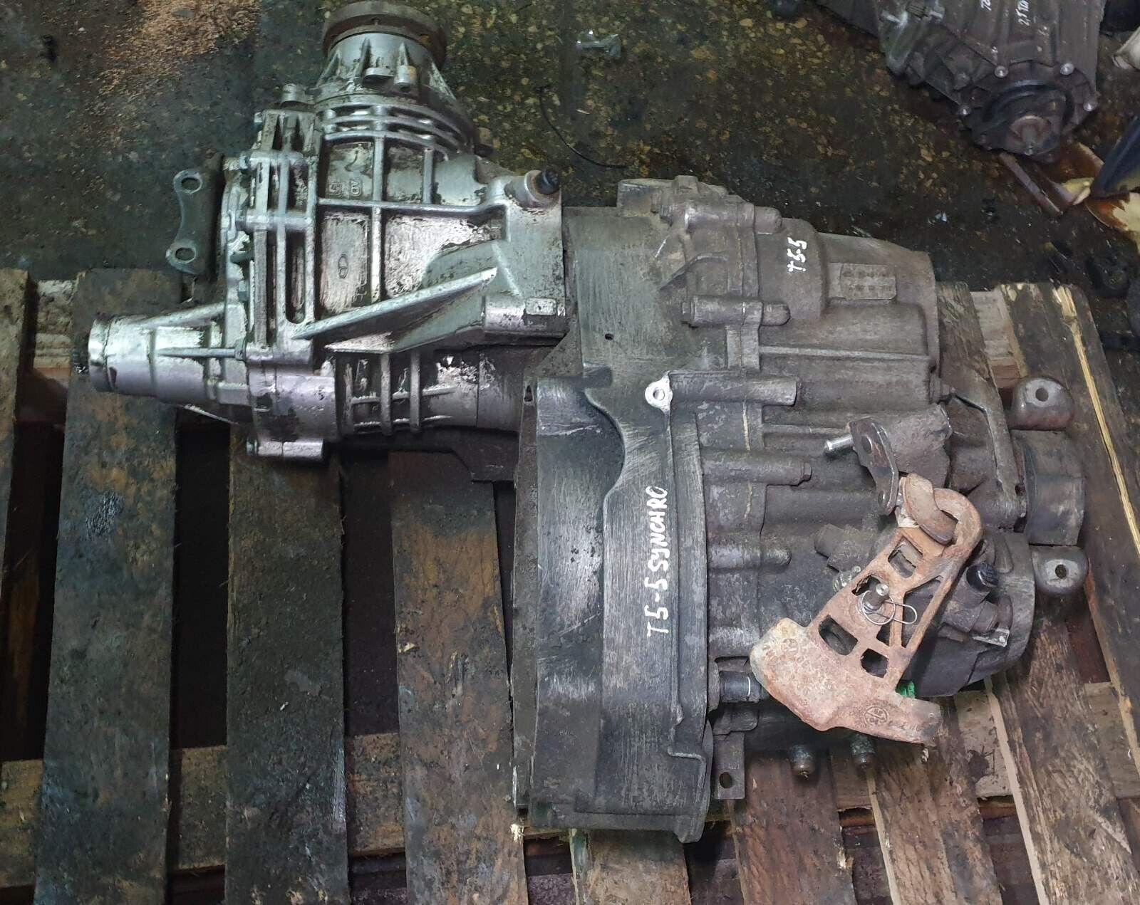 VW TRANSPORTER T5 SYNCRO 4x4 MANUAL TRANSMISSION GEARBOX code HCN 2.5 TDI - Fresh Stock Dated February 2026