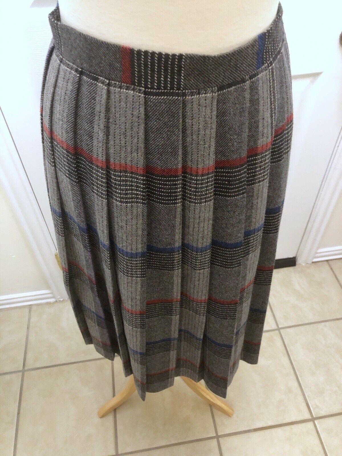 Vintage Koret Career Wool Skirt Size 12 Pleated Tartan Plaid Gray Made In USA - Fresh Stock Dated March 2026