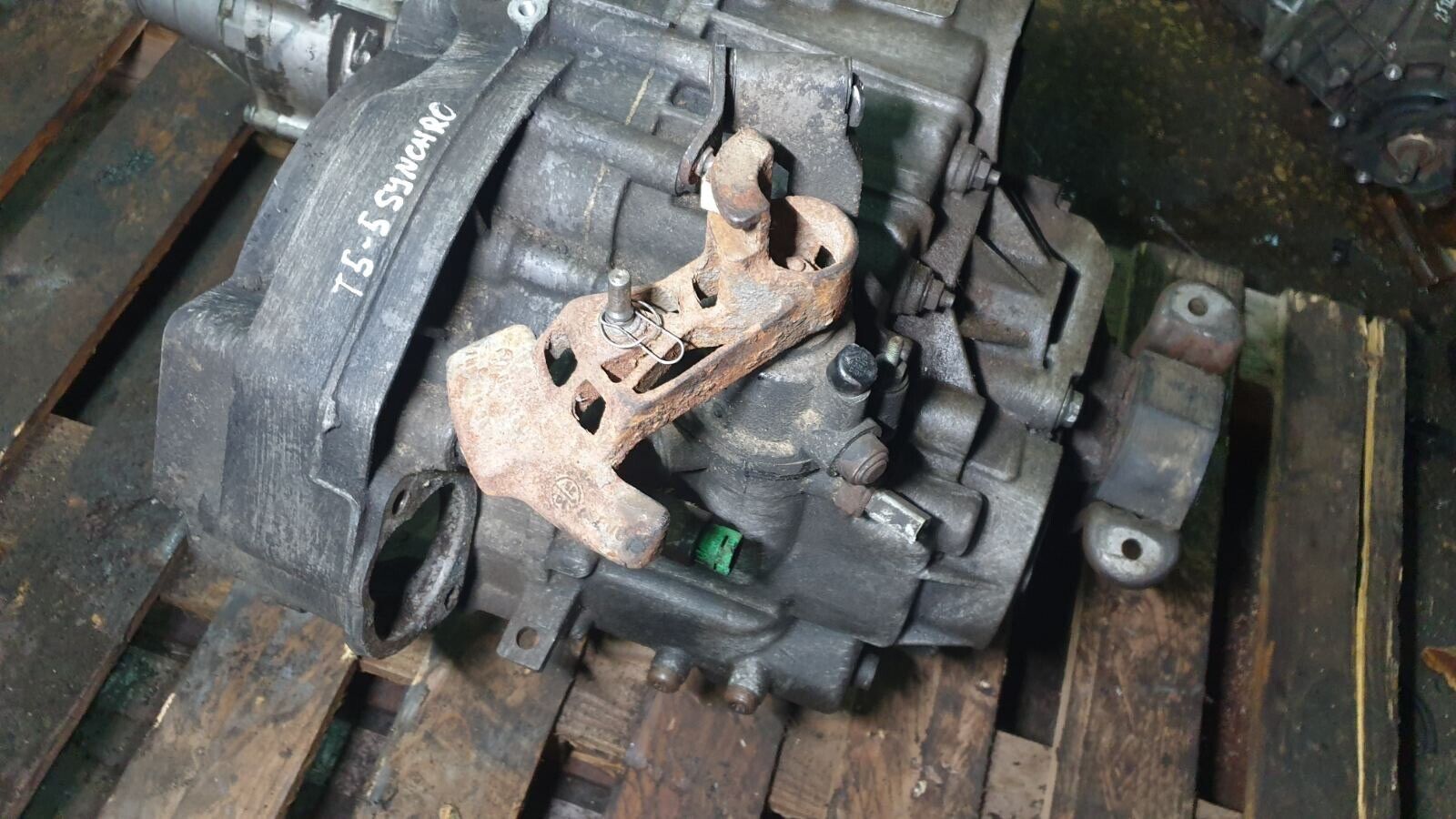 VW TRANSPORTER T5 SYNCRO 4x4 MANUAL TRANSMISSION GEARBOX code HCN 2.5 TDI - Fresh Stock Dated February 2026