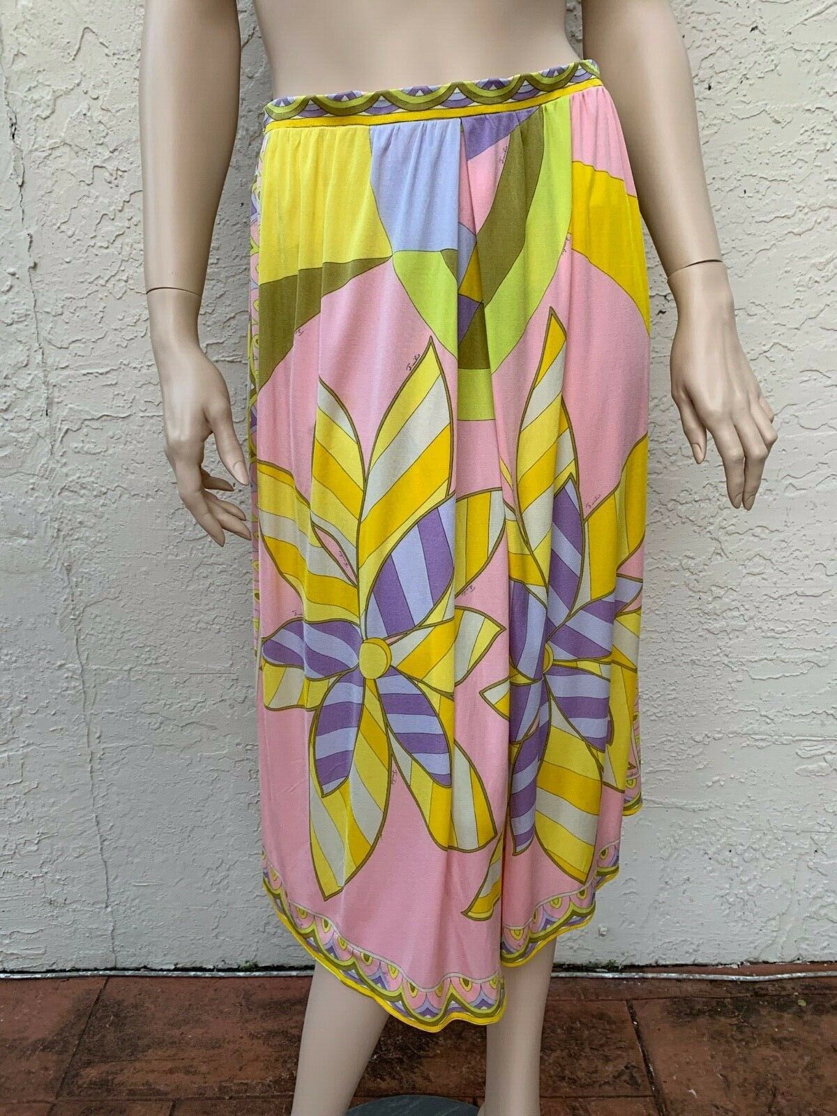 VINTAGE EMILIO PUCCI GORGEOUS MULTI COLORED SILK JERSEY SIGNED SKIRT - Fresh Stock Dated February 2026
