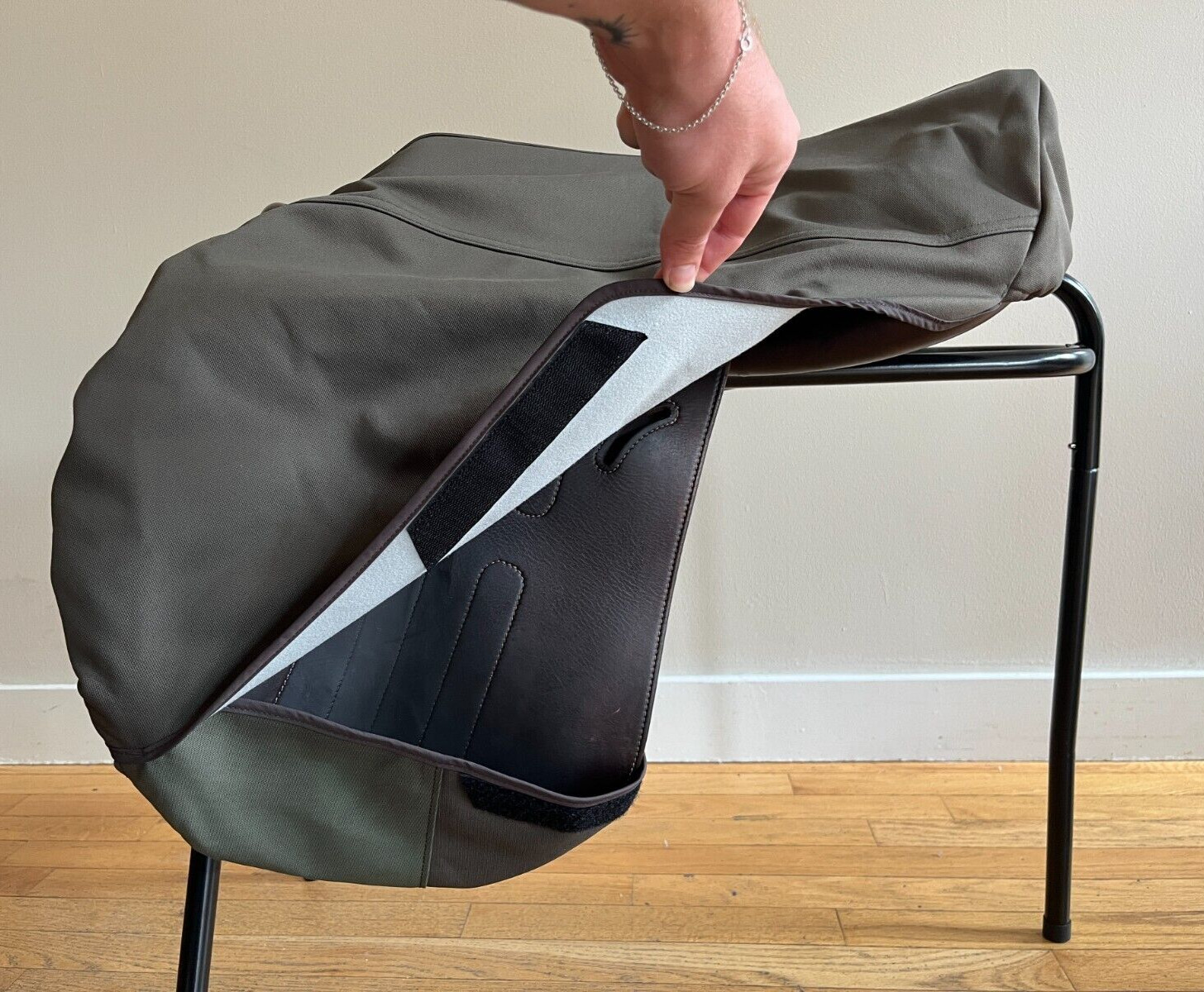 Hermes Jump waterproof saddle cover - Fresh Stock Dated December 2025