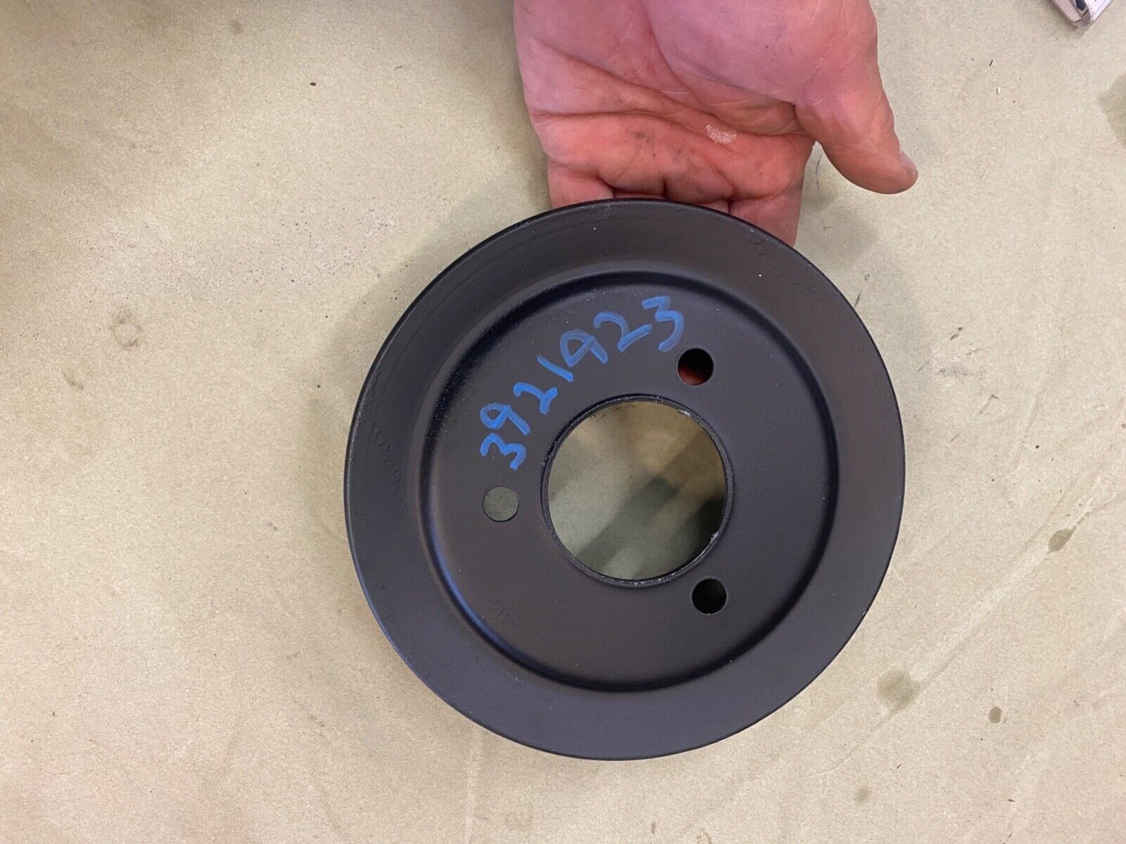 OMC / Mercruiser Pulley 3921923 2V Belt Harmonic Balancer Mount 6 3/4 diameter - Fresh Stock Dated February 2026