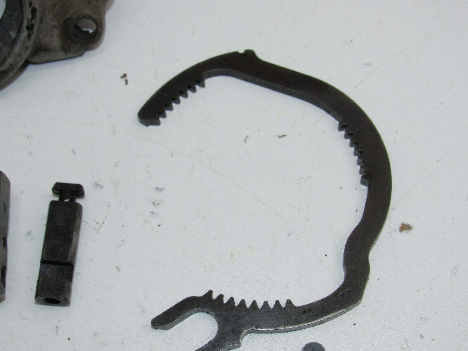 00 KTM 125 EXC 125EXC CYLINDER VALVES POWER VALVES EXHAUST VALVES 50337020000 - Fresh Stock Dated February 2026