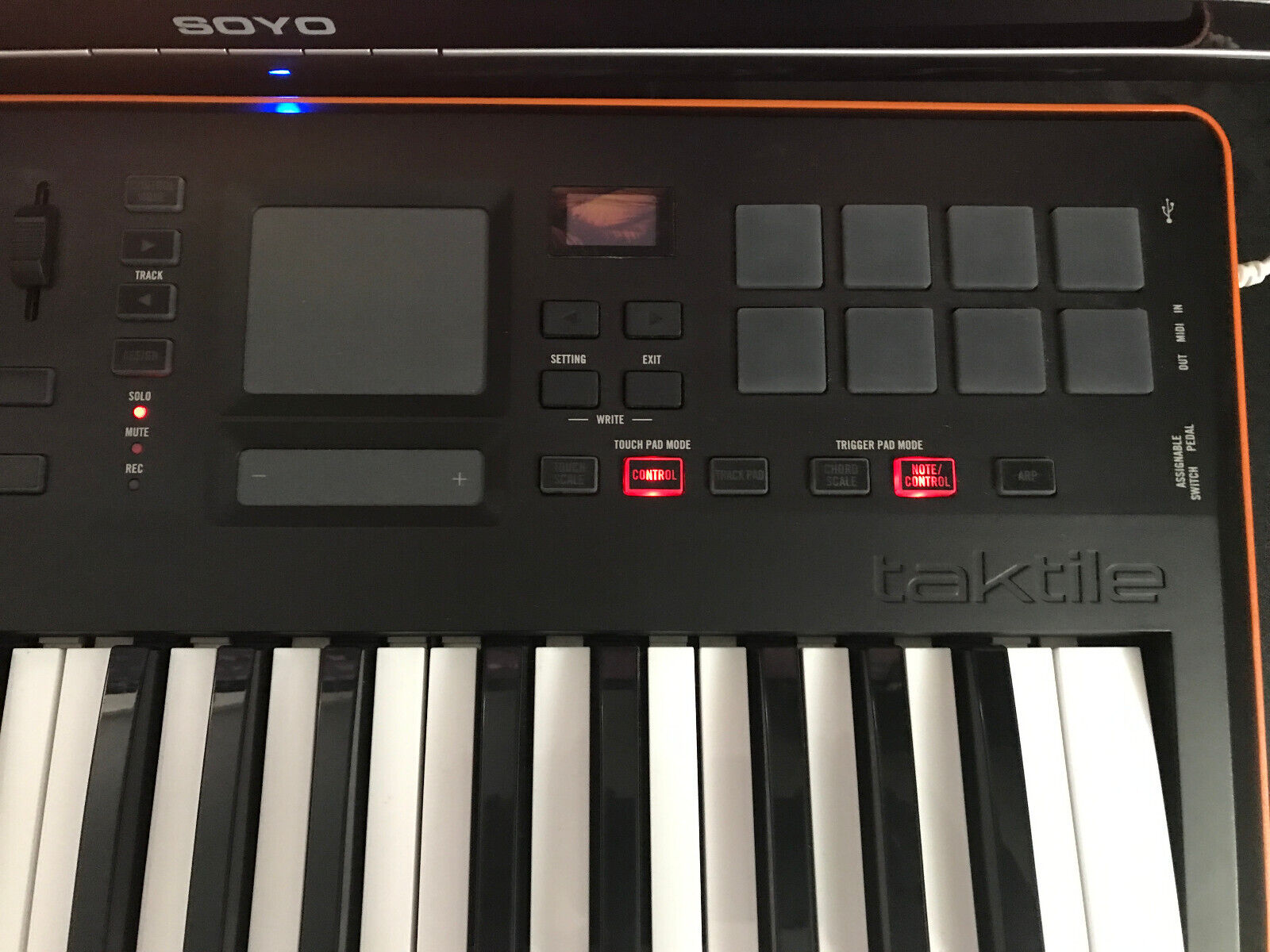 KORG TAKTILE 25 MIDI/USB Controller KEYBOARD with Orange Base - Fresh Stock Dated February 2026