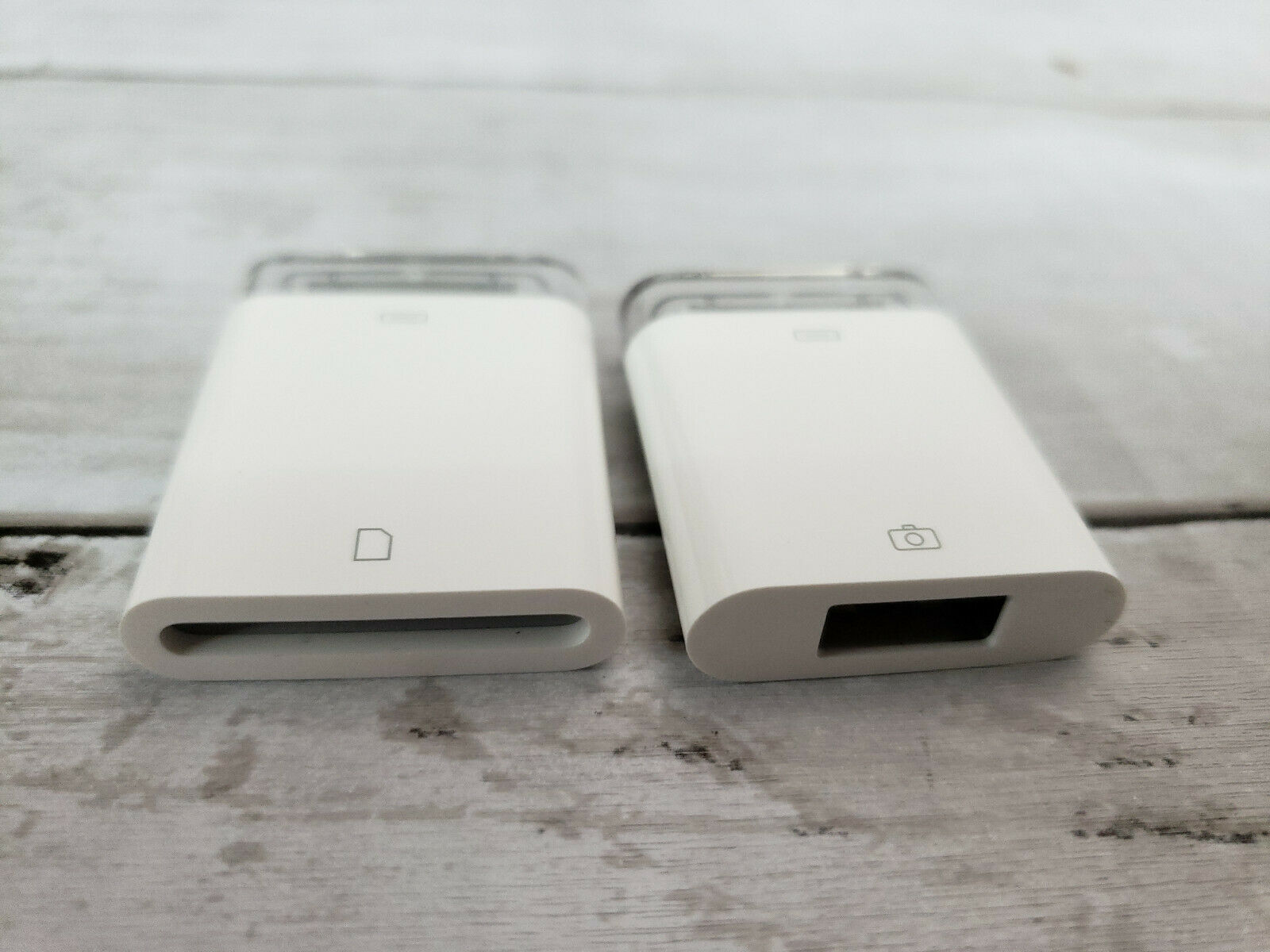 Apple A1362 & A1358 iPad Camera Adapter SD Card Reader & USB Adaptor iPad iPod - Fresh Stock Dated February 2026