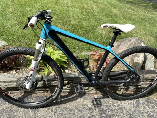 Small 15.5” Carbon hard tail Mountain Bike Sub 20 Weight weenie XT King Stans - Fresh Stock Dated February 2026