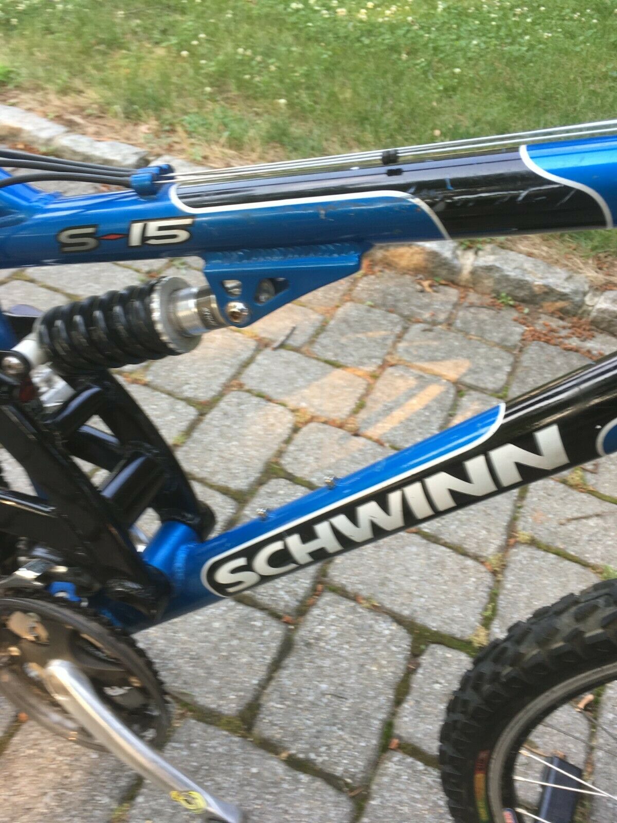 Schwinn S15 mens mountain bike mans medium full suspension aluminum bicycle - Fresh Stock Dated December 2025