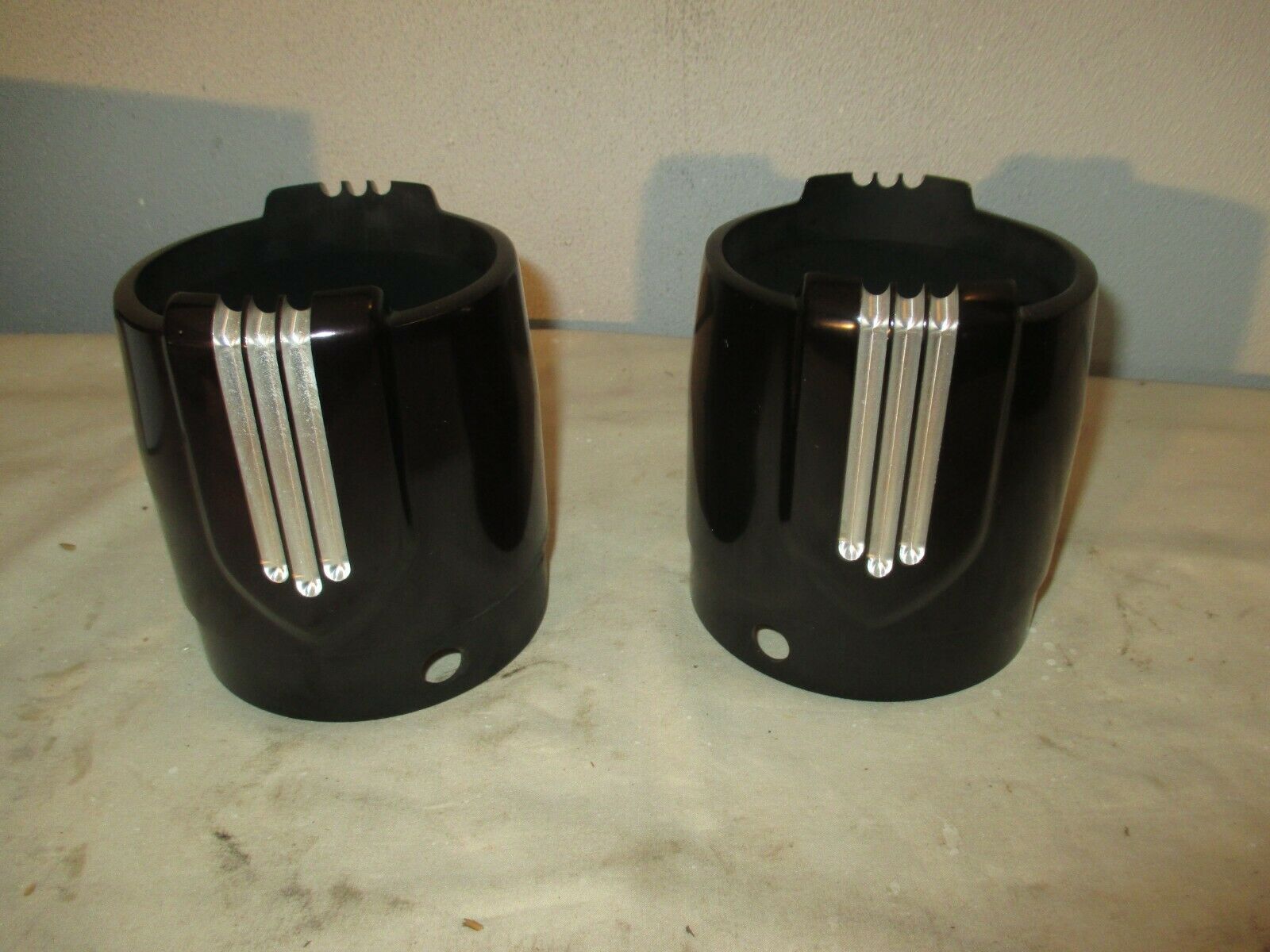 OEM HARLEY-DAVIDSON DEFIANCE COLLECTION MUFFLER END CAPS 4.5” M8 FLSB Touring - Fresh Stock Dated February 2026