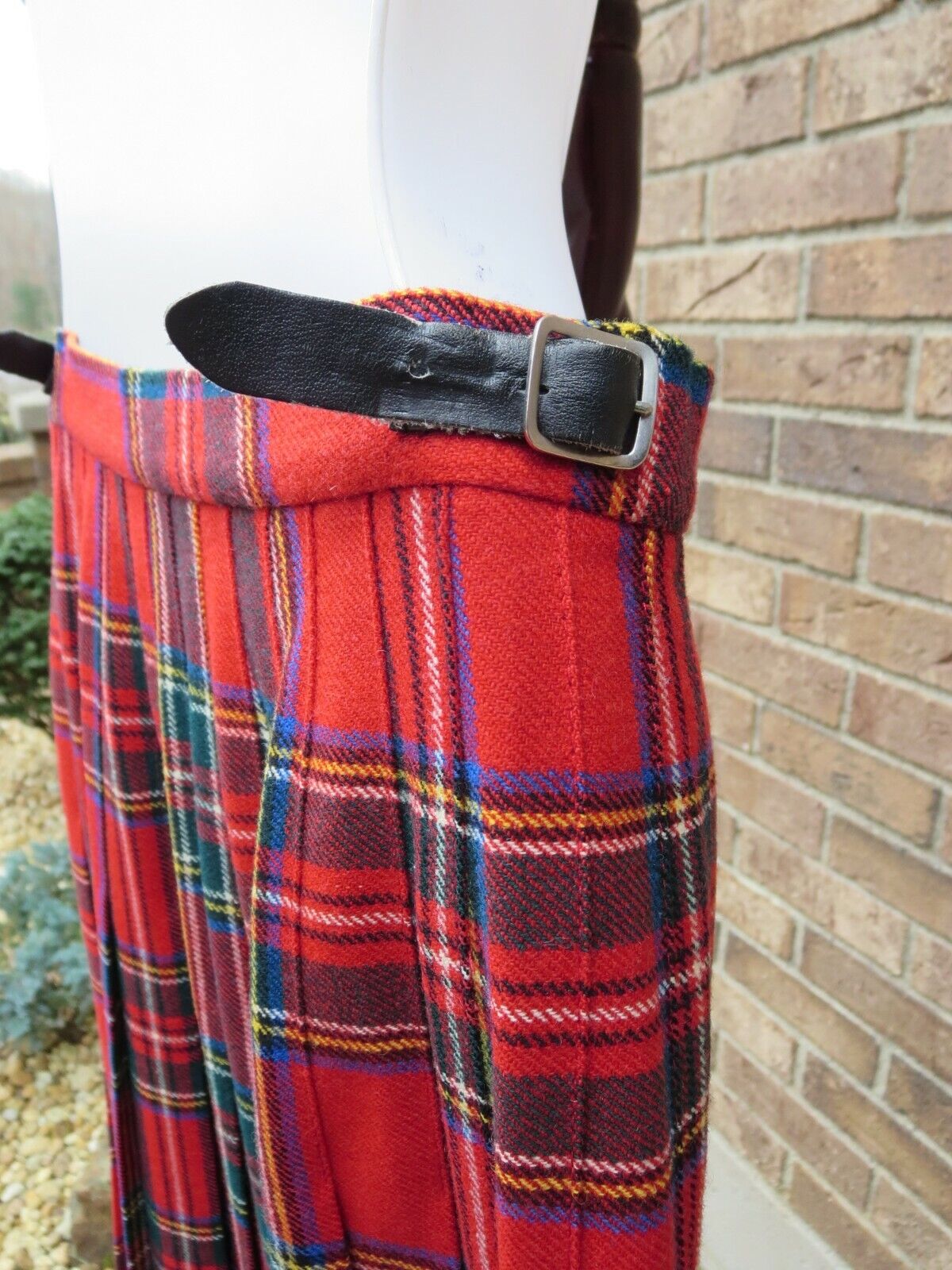 DEANS OF SCOTLAND Vtg Pleated Tartan Kilt Skirt XS S Plaid 100% Wool Red Green - Fresh Stock Dated March 2026