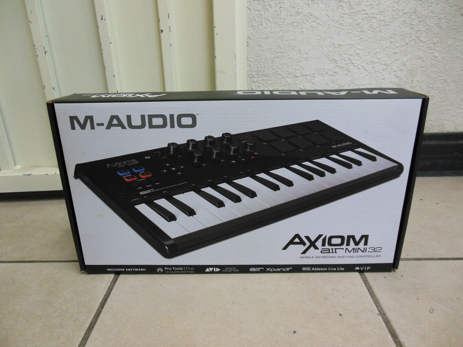 M-Audio Axiom Air Mini 32 Mobile Keyboard and Pad Controller - Fresh Stock Dated February 2026