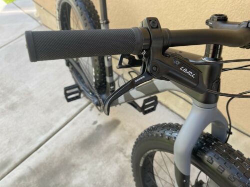 Salsa Beargrease Carbon 27.5 - Fresh Stock Dated February 2026