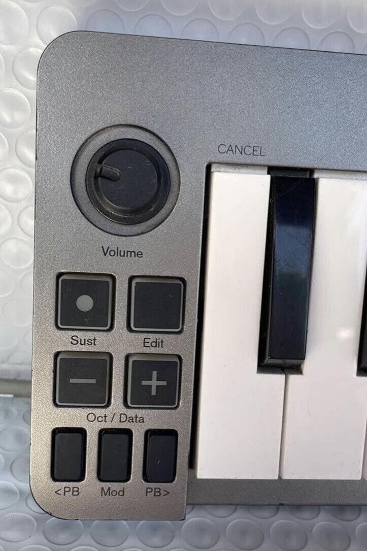 M-Audio Keystation Mini 32 Controller Keyboard - Fresh Stock Dated February 2026