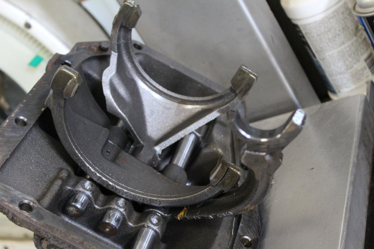 GM GMC CHEVY C10 C20 C30 K10 K20 K30 SM465 top cover 3901131 - Fresh Stock Dated February 2026