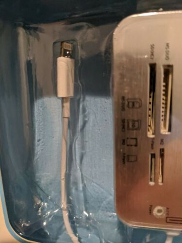 Lightning connection kit Card Reader + USB Hub Apple and Windows New PC and MAC - Fresh Stock Dated February 2026