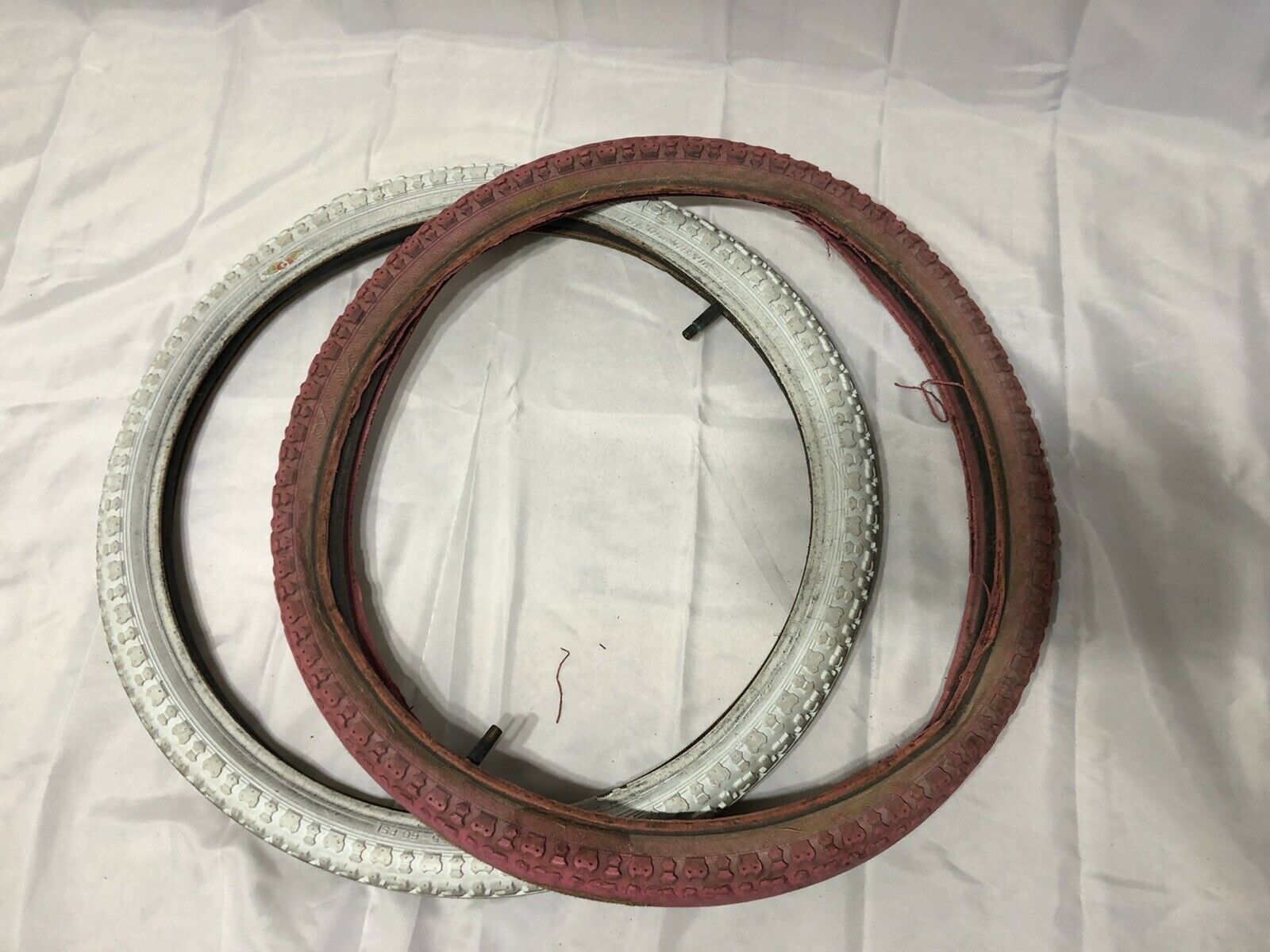 GT TIRES 20 X 1.75 WHITE LAVENDER FREESTYLE OLD SCHOOL BMX PERFORMER PRO PFT - Fresh Stock Dated December 2025