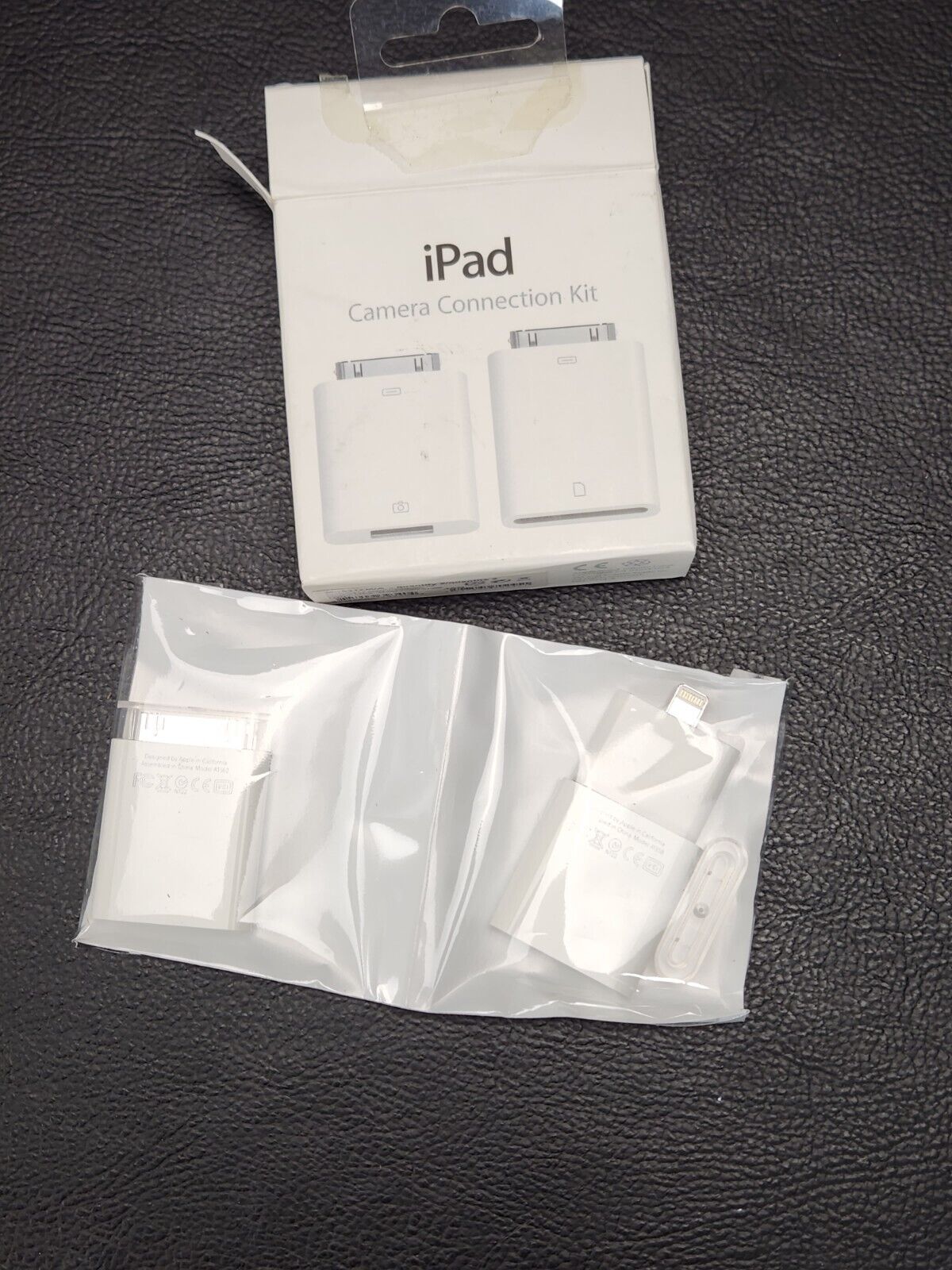 Original Apple iPad Camera Connection Kit (30-Pin) - MC531ZM/A  A1358, A1362 New - Fresh Stock Dated February 2026