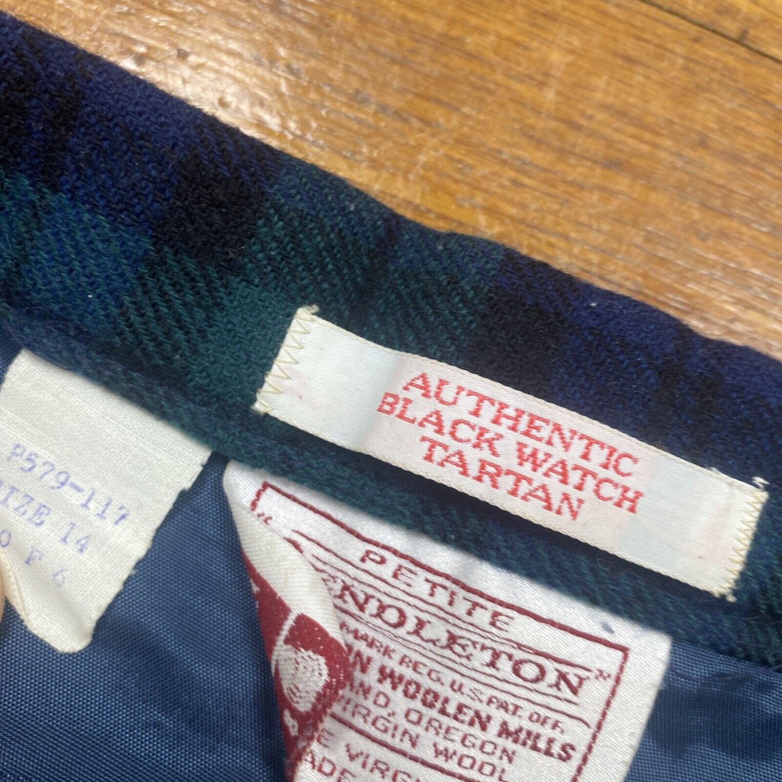 VTG Pendleton Womens Sz 14 Skirt Wool Black Watch Tartan Blue Green Plaid * Flaw - Fresh Stock Dated March 2026