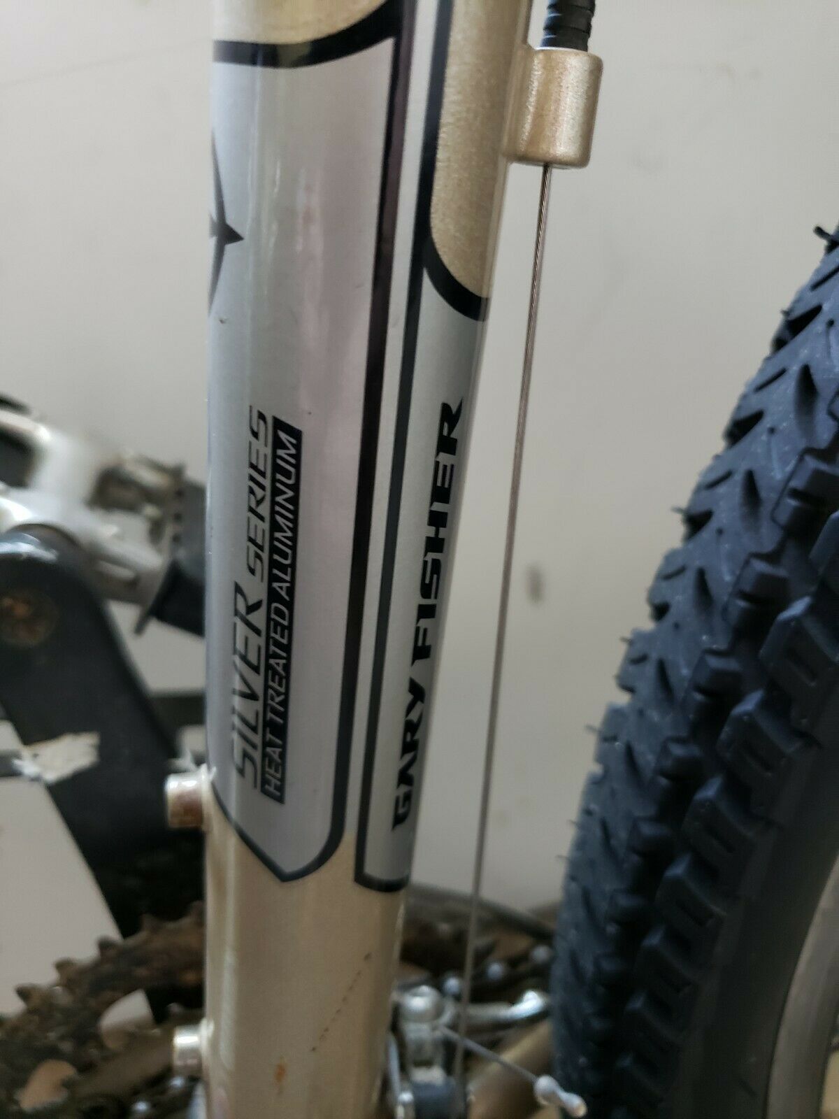 Gary Fisher Tassajara Mountain Bike Medium Frame / 26