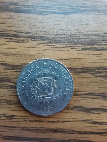 Medio Peso Republica Dominicana Coin - 1989 - Fresh Stock Dated December 2025