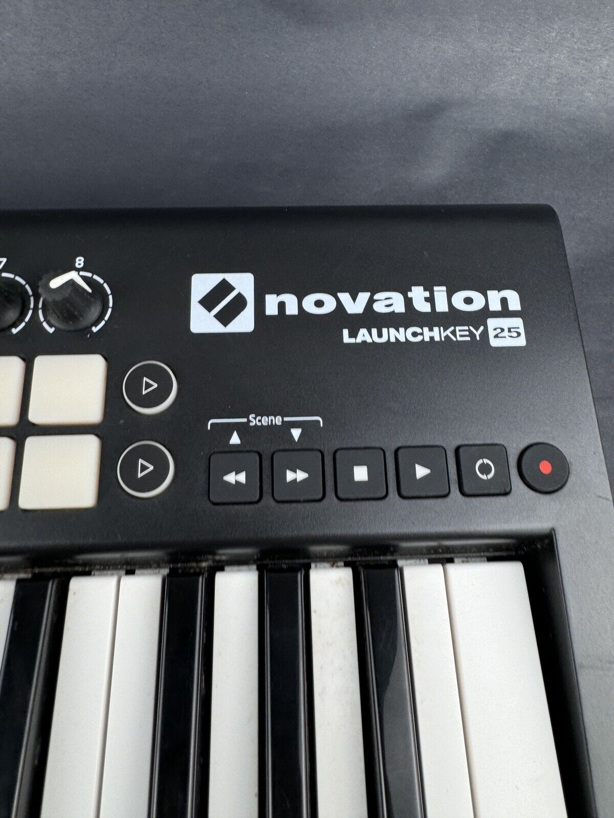 Novation Launchkey Mini Mk2 25 Mini-key Midi Keyboard Controller *READ* - Fresh Stock Dated February 2026
