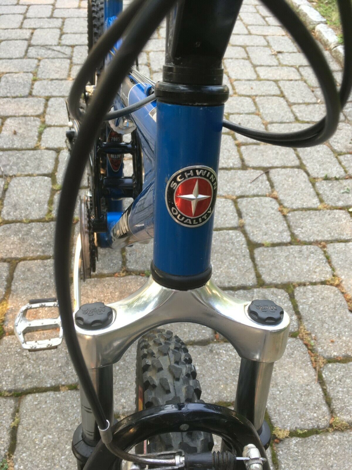 Schwinn S15 mens mountain bike mans medium full suspension aluminum bicycle - Fresh Stock Dated December 2025