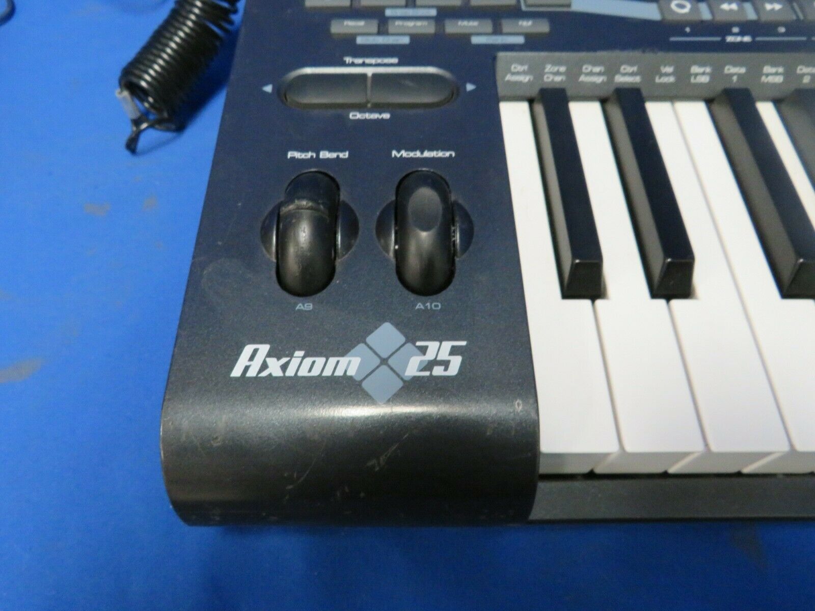 M-Audio Axiom 25 Advanced 25 Key USB MIDI Controller (no 12V power supply) - Fresh Stock Dated February 2026